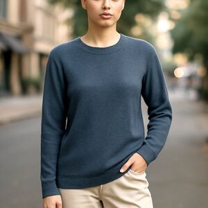 Tahari Blue cashmere crew neck Women's Sweater size large